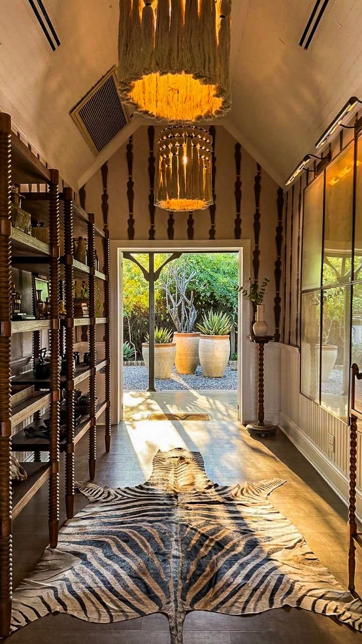 Kirmans Kamp Zebra Skin Hallway
